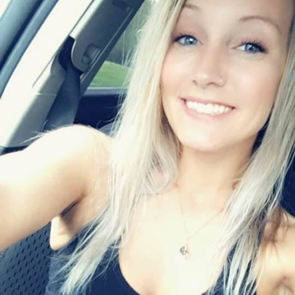 Meet your Posher, Daneca - Picture 1 of 1